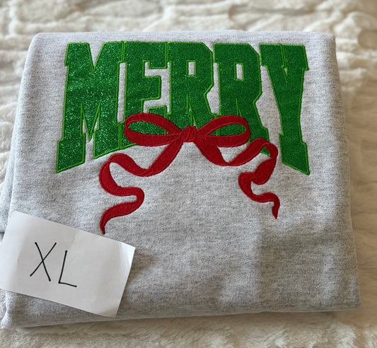 (GILDAN/JERZEES) SWEATSHIRT APPLIQUE EMBROIDERED - XL - DESTASH