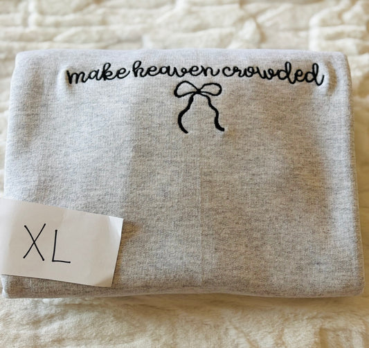 (GILDAN/JERZEES) SWEATSHIRT EMBROIDERED - XL - DESTASH