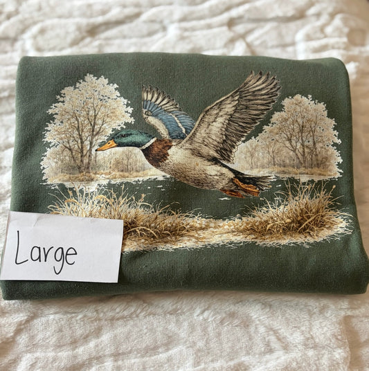 (GILDAN/JERZEES) SWEATSHIRT - LARGE - DESTASH