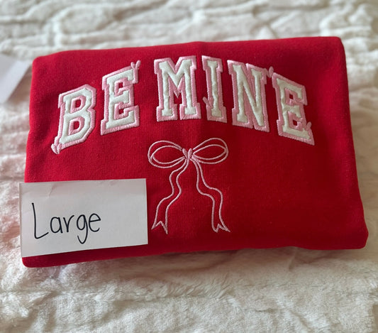 (GILDAN/JERZEES) EMBROIDERED SWEATSHIRT - LARGE - DESTASH