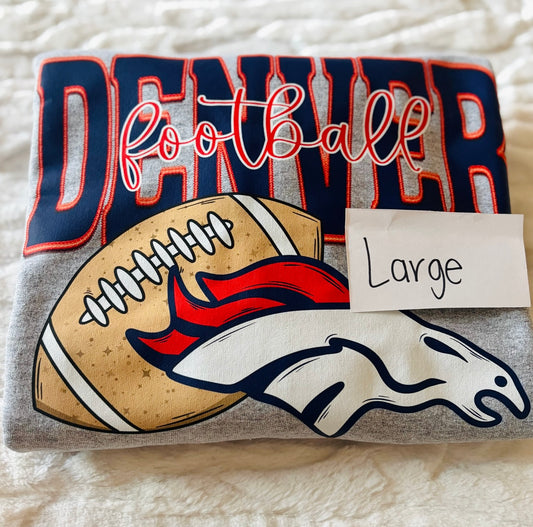 (GILDAN/JERZEES) SWEATSHIRT - LARGE - DESTASH